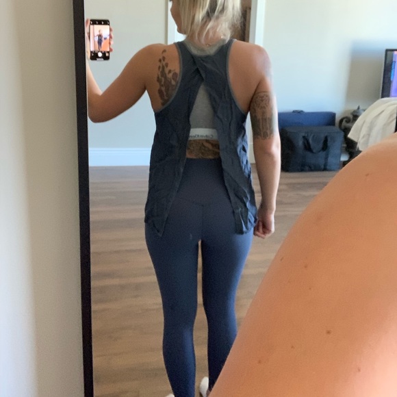 Lululemon open back Tank - Picture 2 of 3